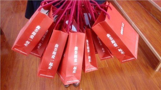 煙臺(tái)華順油氣潤(rùn)滑設(shè)備不僅能用于滾動(dòng)軸承和滑動(dòng)軸承，還在齒輪尤其是大型開式齒輪、蝸輪蝸桿、滑動(dòng)面、機(jī)車輪緣及軌道、鏈條等傳動(dòng)件獲得了廣泛應(yīng)用