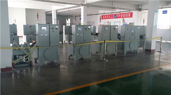 千萬不要去拿油氣集中潤滑系統(tǒng)的價(jià)格來做比較 千萬不要去拿油氣集中潤滑系統(tǒng)的價(jià)格來做比較