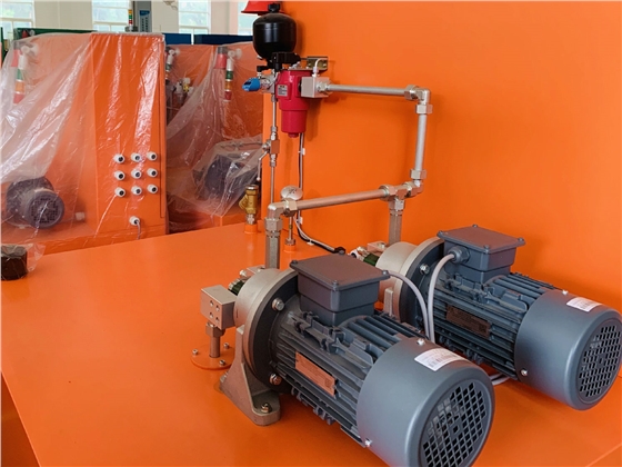 油氣潤滑 油氣潤滑