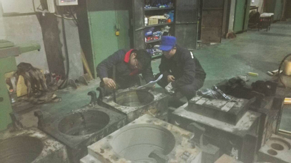 煙臺華順公司13年來專項致力于油氣集中潤滑技術的應用和推廣。近三年的時間，已經(jīng)為國內200多個企業(yè)提供了500余套具有自主知識產(chǎn)權的油氣集中潤滑系統(tǒng)。華順公司可根據(jù)客戶的實際需求完成從現(xiàn)場調研、方案設計、產(chǎn)品生產(chǎn)制造、現(xiàn)場安裝到系統(tǒng)調試的整體交鑰匙工程