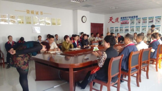 華順油氣潤滑設(shè)備公司每個(gè)月第一個(gè)工作日為感恩日！煙臺(tái)華順油氣潤滑系統(tǒng)&mdash;&mdash;中國油氣潤滑系統(tǒng)客戶認(rèn)可度最高品牌，可直接替代進(jìn)口同類產(chǎn)品。煙臺(tái)華順13年專注高效節(jié)能油氣潤滑系統(tǒng)，擁有12項(xiàng)國家專利技術(shù)，是國家高新技術(shù)企業(yè)，采用德國先進(jìn)技術(shù)，可提供整體交鑰匙工程，是國內(nèi)生產(chǎn)規(guī)模最大的油氣潤滑廠家