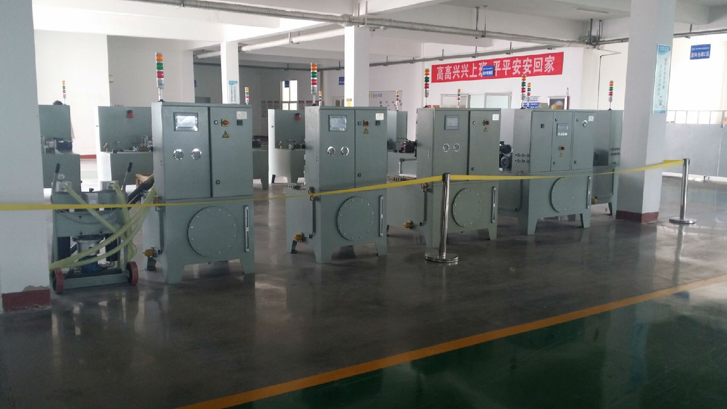 千萬不要去拿油氣集中潤(rùn)滑系統(tǒng)的價(jià)格來做比較